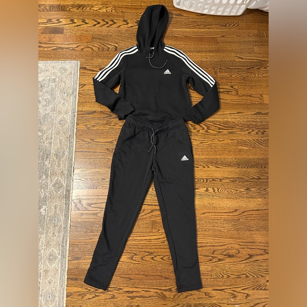 ADIDAS crop hoodie and sweatpants set